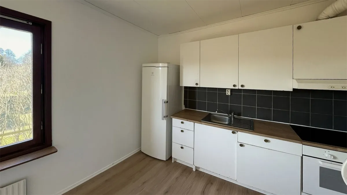 fQupsvuvt4o-Kitchen